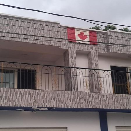 Canadian House Tolú מראה חיצוני תמונה