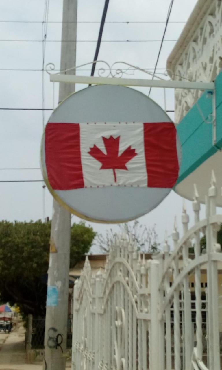 Canadian House Tolú מראה חיצוני תמונה